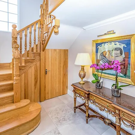 Luxurious In * Grimaud