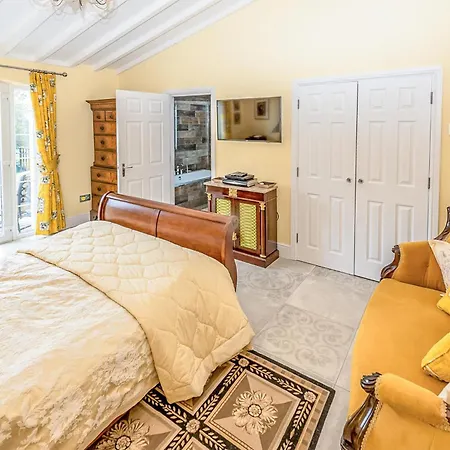 Amazing In With Kitchen