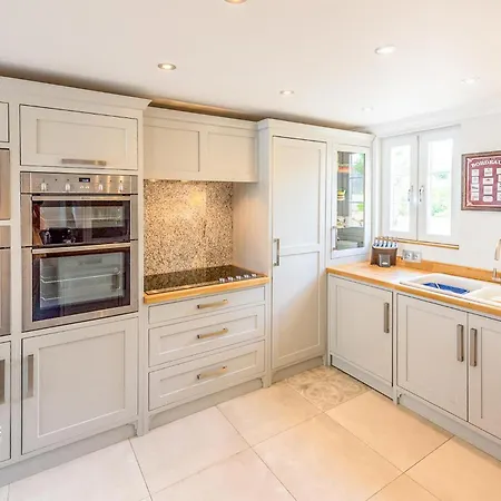 Amazing In With Kitchen Holiday home